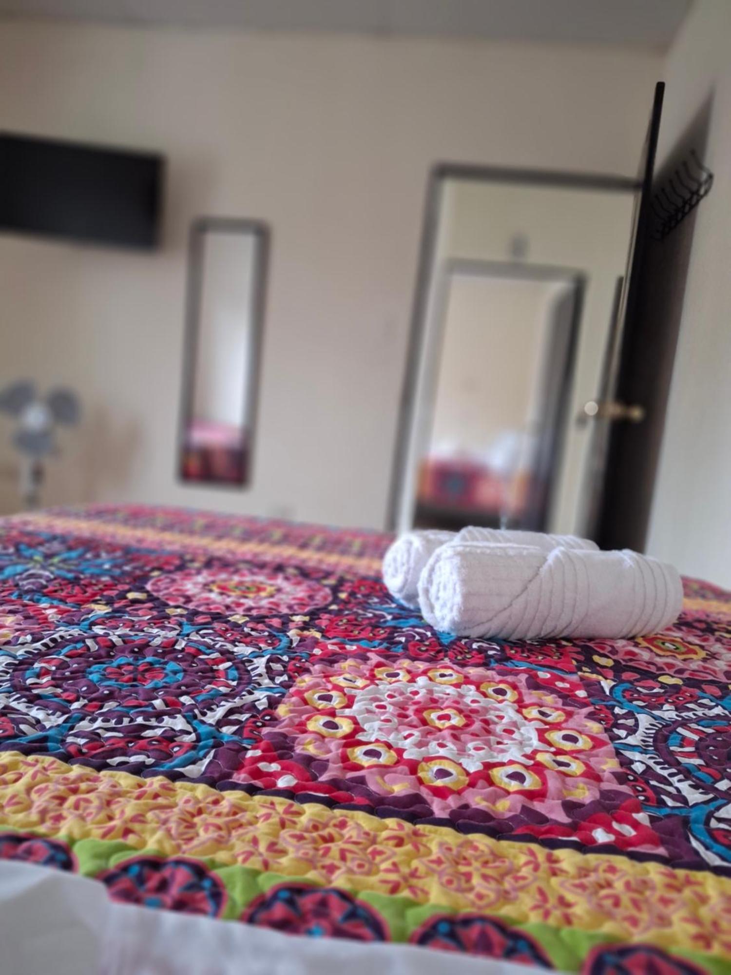 Blue Moon Hostel Антигуа-Гватемала Экстерьер фото